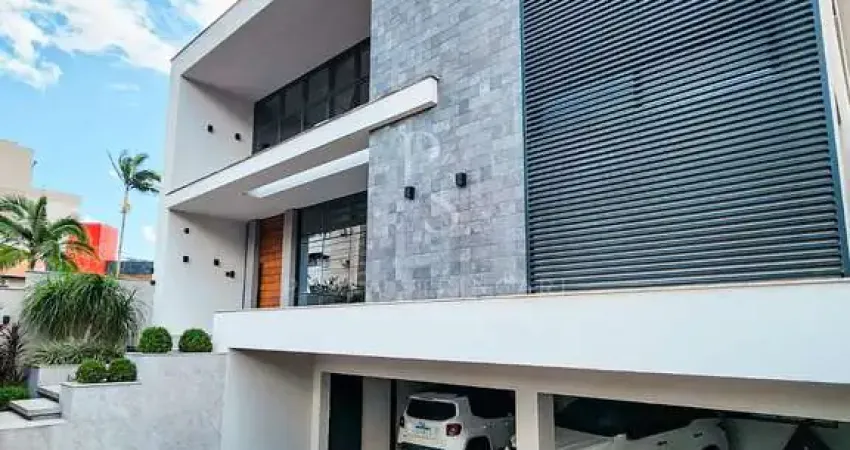 Viva o Luxo e o Conforto em um Sobrado Imponente no Residencial Champagnat, Jaraguá do Sul!