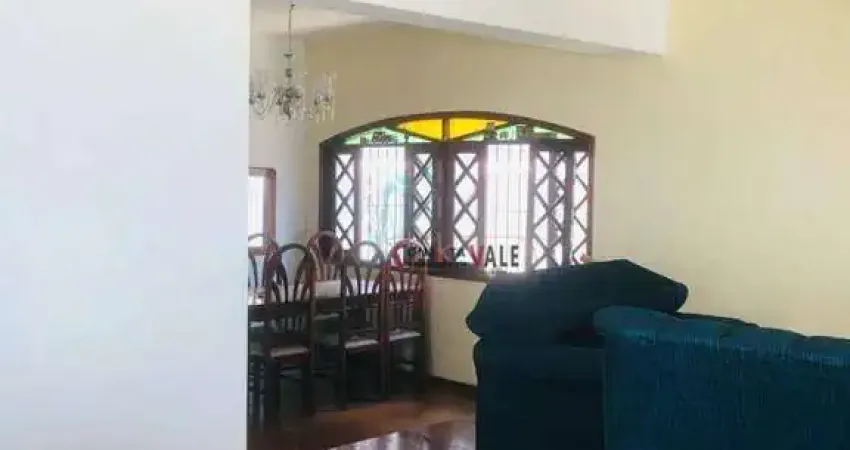 Casa com 3 dormitórios à venda, 274 m² por R$ 800.000,00 - Bosque dos Eucaliptos - São José dos Campos/SP
