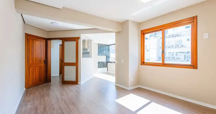 Apartamento totalmente reformado no praia de belas, com elevador e gargem