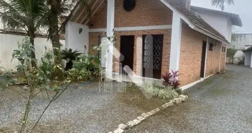 Casa com 5 quartos à venda no Atiradores, Joinville 