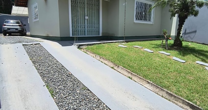 Casa pronta para morar e com chance de ampliação no João Costa