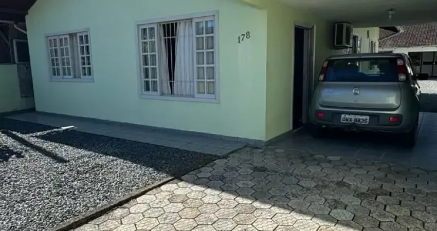Casa com 5 quartos à venda no Nova Brasília, Joinville 