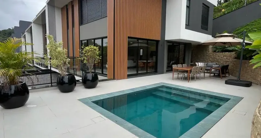 Linda Casa Triplex Alto Padrão Exclusiva no América