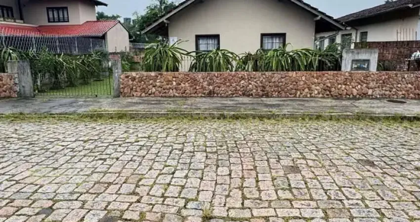 Terreno à venda no Anita Garibaldi, Joinville 