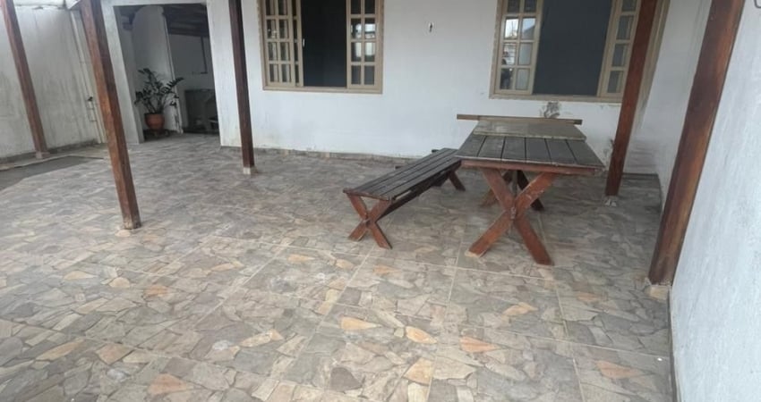 Casa Ampla e Pronta para Morar no Vila Nova