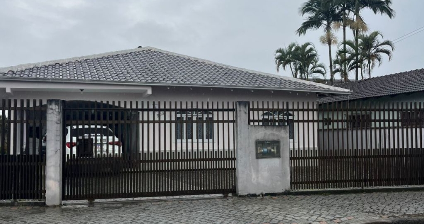 Linda Casa Pronta para Morar no Itaum