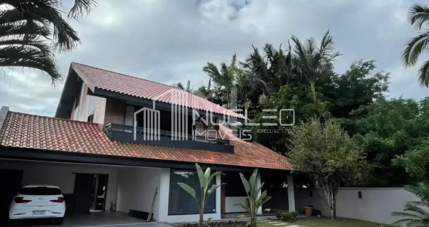 Casa com 6 quartos à venda no América, Joinville 