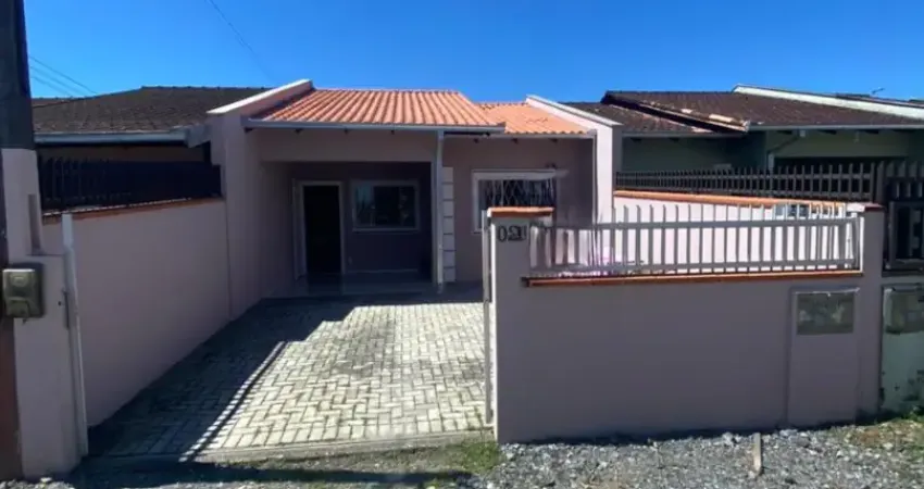 Lindo e charmoso geminado planta baixa em ótima localização no aventureiro