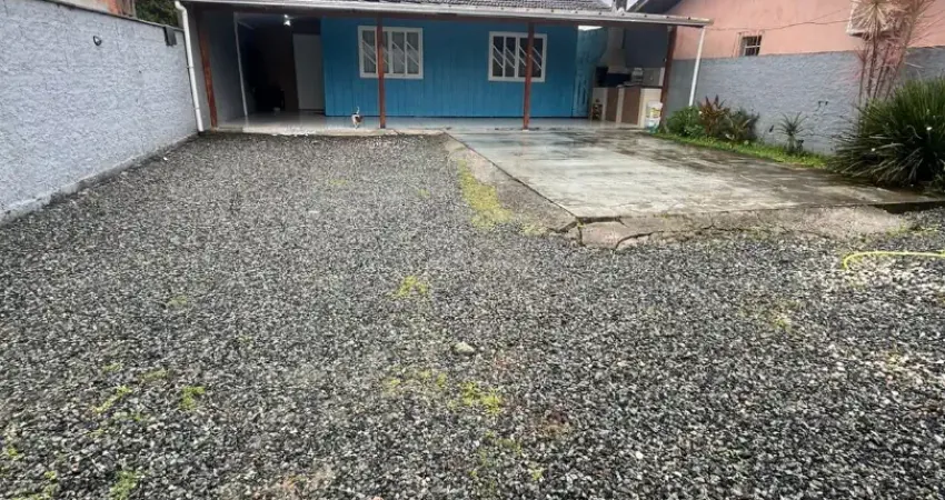 Linda e aconchegante casa em excelente localização no paranaguamirim