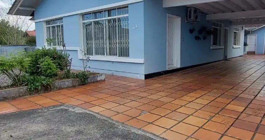 Linda casa com amplo terreno em ótima localização no são marcos