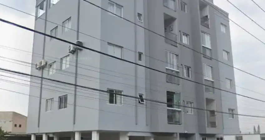 Linda cobertura com hidromassagem em excelente localização no guanabara