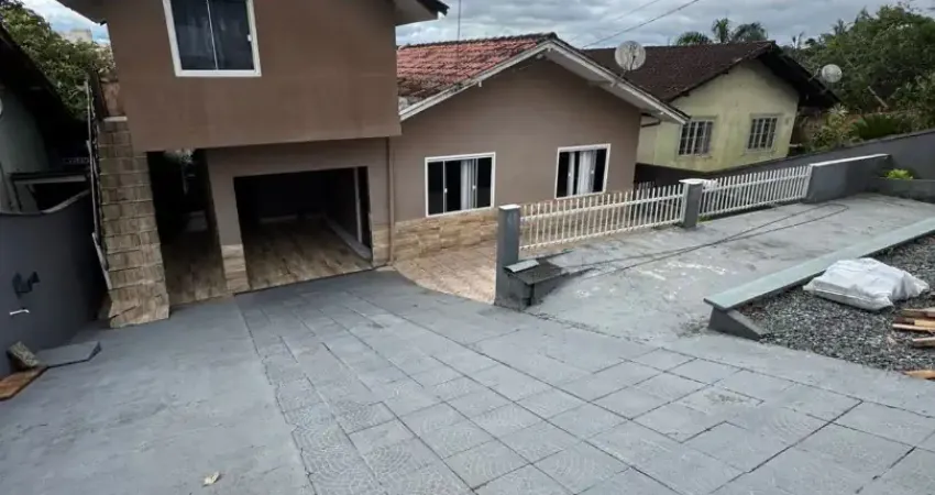 Casa com 4 quartos à venda no Jarivatuba, Joinville