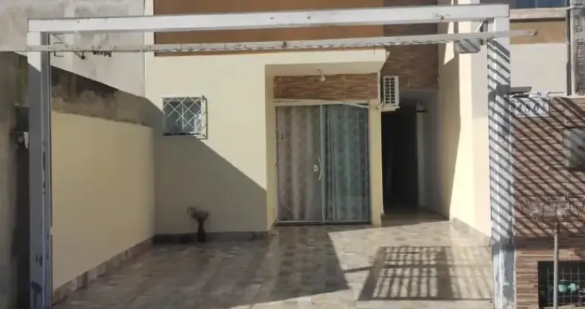 Geminado pronto para morar e localizado próximo a praia em itacolomi