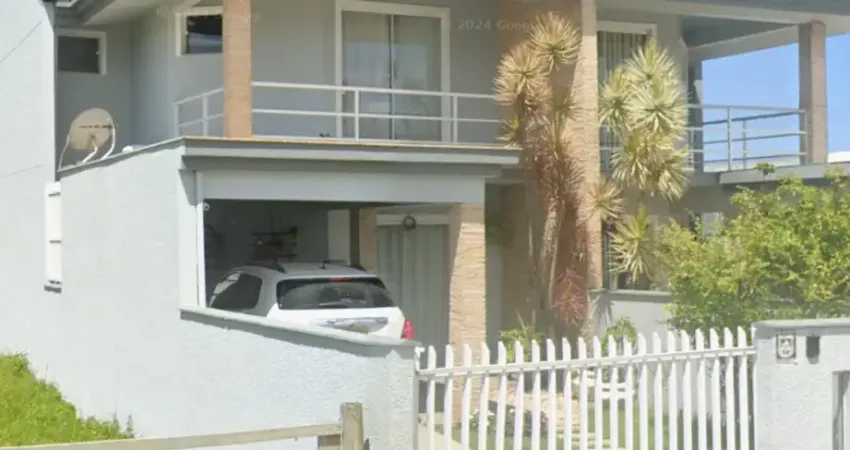 Lindo e exclusivo sobrado mobiliado em excelente localização no centro de piçarras