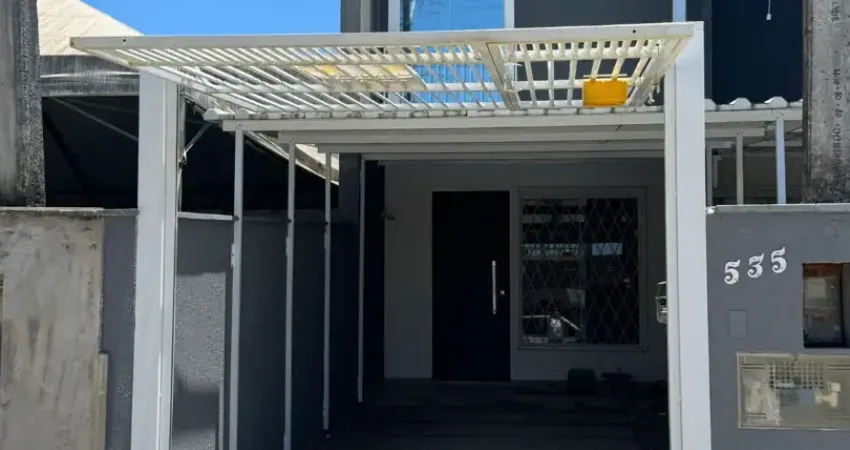 Lindo geminado semi mobiliado em excelente localização no vila nova