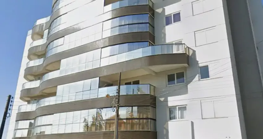 Linda cobertura duplex de alto padrão localizada de frente pro mar no centro de penha