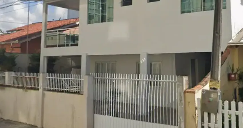 Lindo sobrado pronto para morar em excelente localização no centro de penha