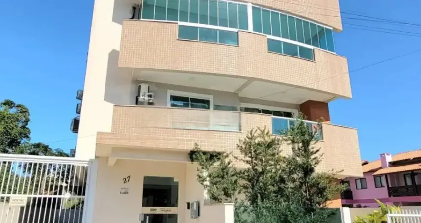 Linda cobertura totalmente mobiliada apenas 350 metros da praia do mariscal