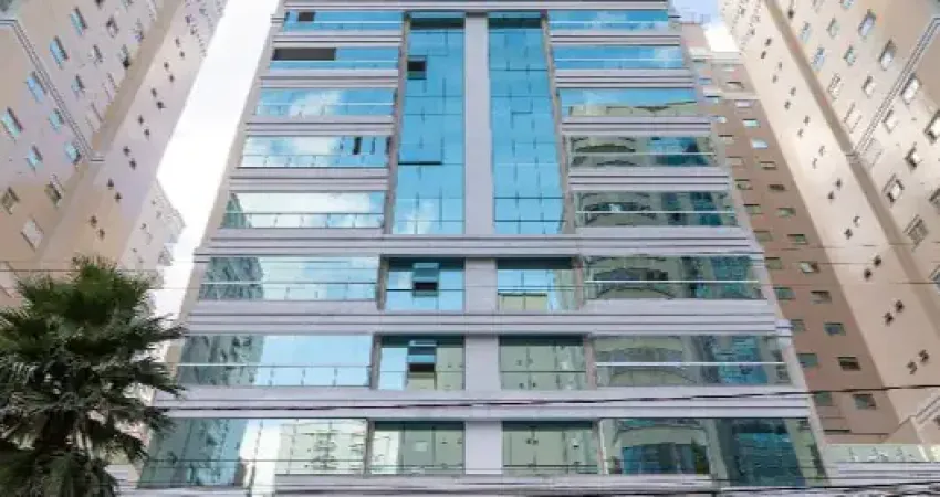 Sofisticado apartamento de alto padrão mobiliado e decorado em meia praia