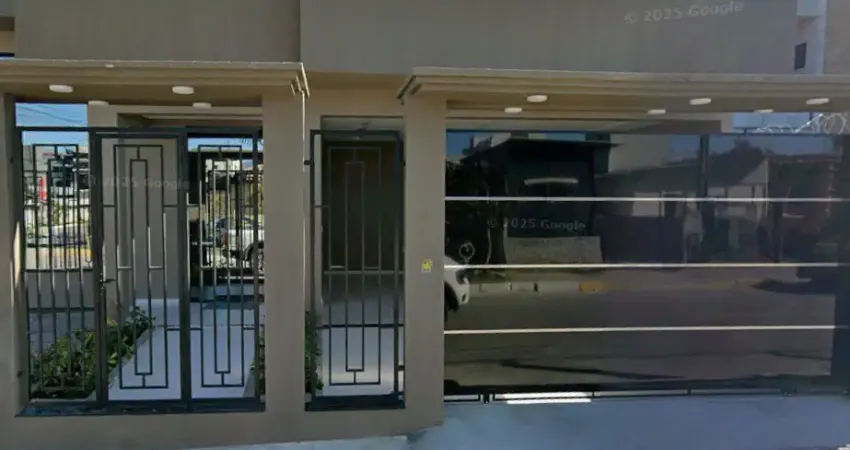 Linda casa com sala comercial em excelente localização em morretes