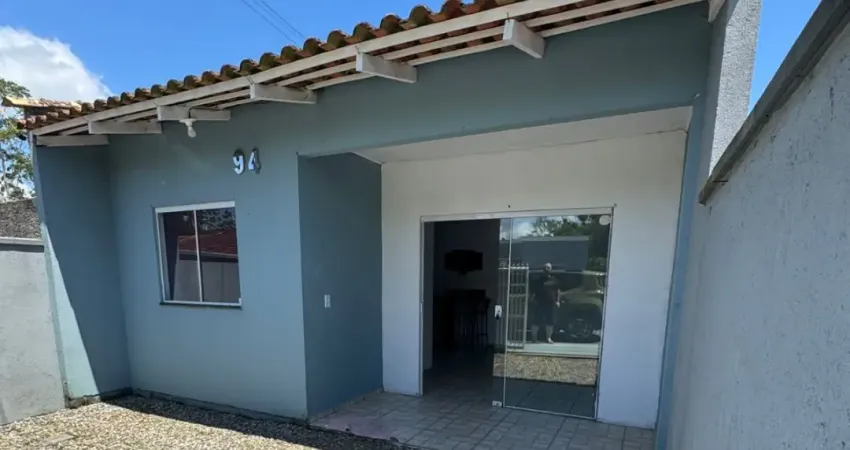 Linda e aconchegante casa pronta para morar no centro de araquari