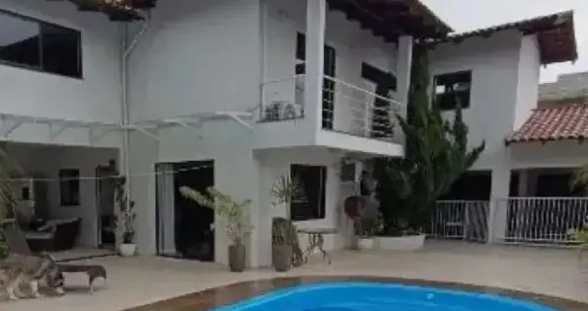 Linda Casa com Área de Lazer Completa em Excelente Localização no Bairro Fazenda em Itajaí
