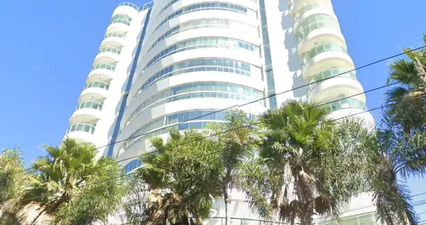 Sofisticada Cobertura Pronta para Morar a Poucos Metros do Mar em Praia Brava