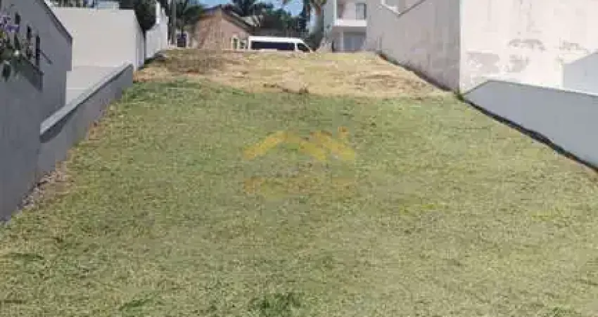 Valville 2 - lindo terreno á venda no condominio valville 2    excelente localização com vista para mata,  aclive, leve.,  oportunida