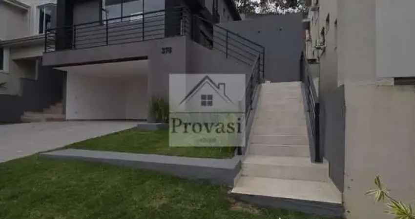 Valville I - Casa á venda com 4 Suítes 280 Metros de Construção em Valville 1 - Santana de Parnaíba