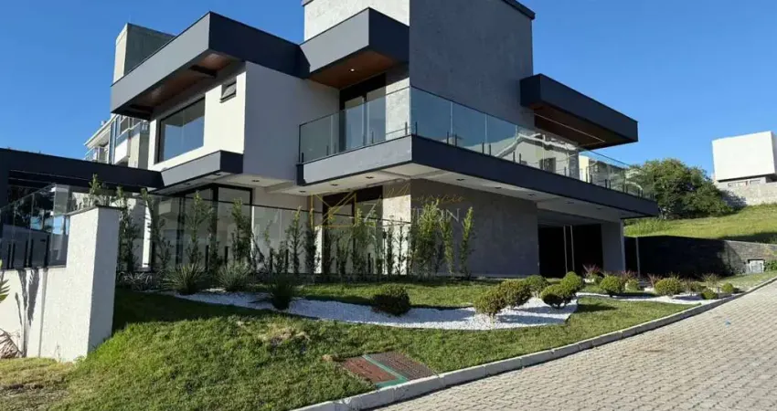 Casa alto padrão em condomínio fechado a 100 metros da praia em florianópolis!