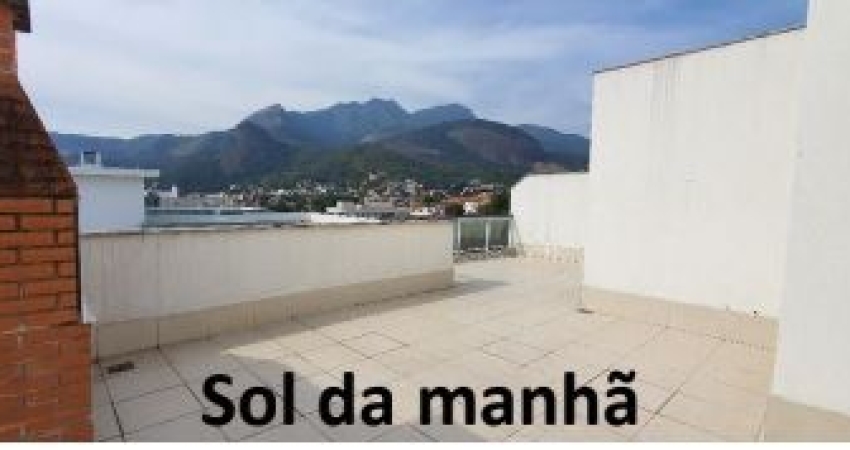 Cobertura Duplex com churrasqueira a carvão para aluguel e venda possui 122 M2 com 2 suítes em Anil