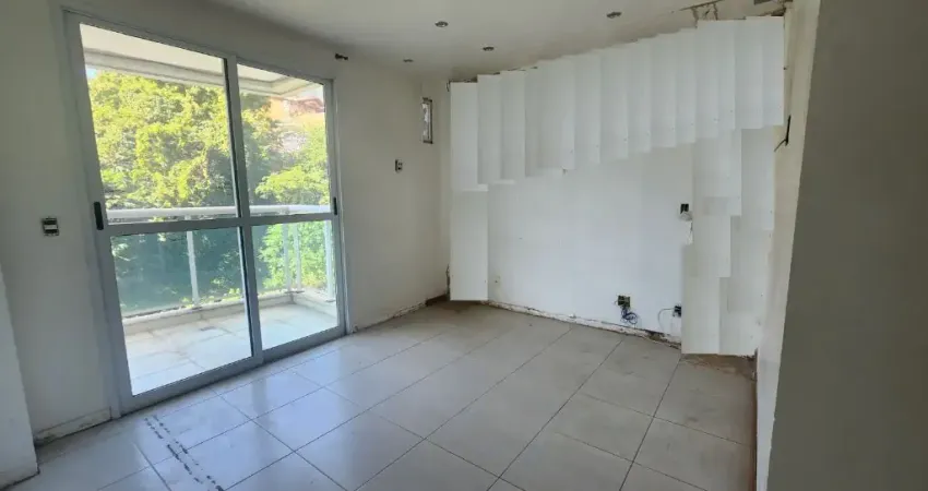 Apartamento de 3 quartos com suíte enorme ,em condomínio clube na Freguesia