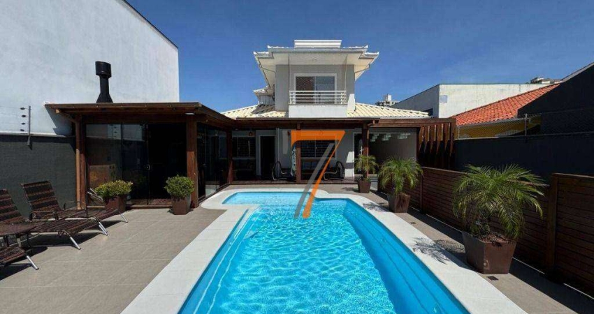 Casa com 3 dormitórios à venda, 200 m² por R$ 1.400.000,00 - Barreiros - São José/SC