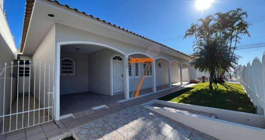 Casa com 3 dormitórios para alugar por R$ 6.000,00/ano - Barreiros - São José/SC