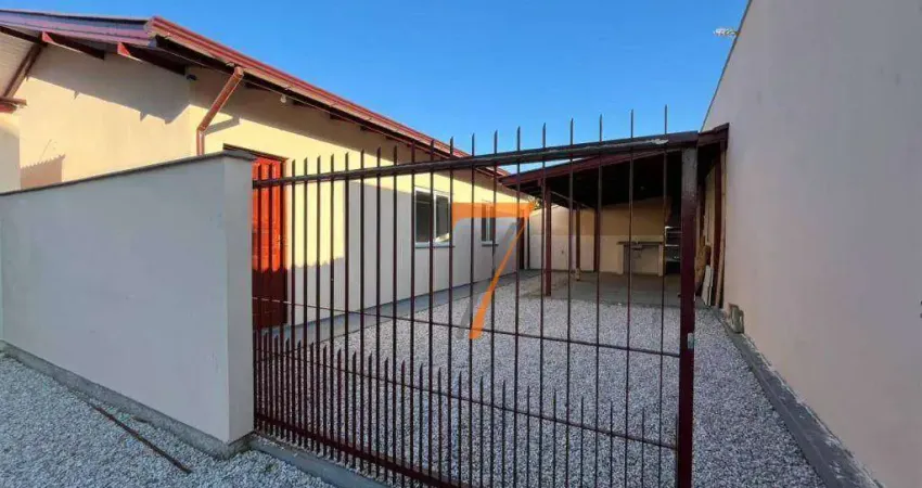 Casa com 3 dormitórios para alugar, 84 m² por R$ 2.466,00/mês - Sertão do Maruim - São José/SC