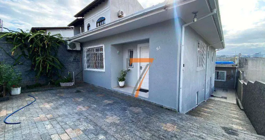 Casa com 4 dormitórios à venda, 200 m² por R$ 1.200.000,00 - Estreito - Florianópolis/SC