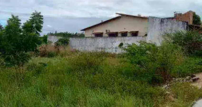 Terreno à venda na Rua Silvino Serafim de Medeiros, 55, Candelária, Natal