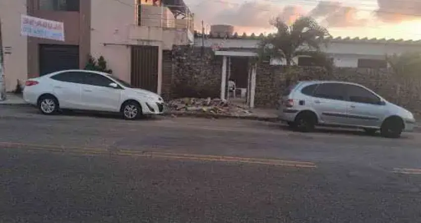 Casa com 5 dormitórios para alugar, 210 m² por R$ 2.500,00/mês - Lagoa Nova - Natal/RN