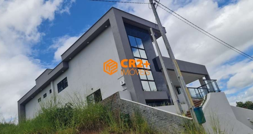Vende casa 04 quartos, 04 suítes, 03 vagas de garagem,415m² em Chã Grande.