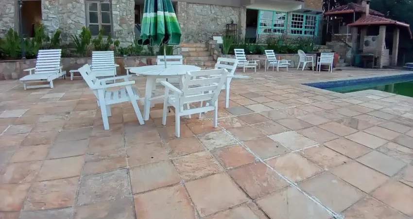 O lazer é ponto forte dessa casa. amplitude e tranquilidade junto à natureza