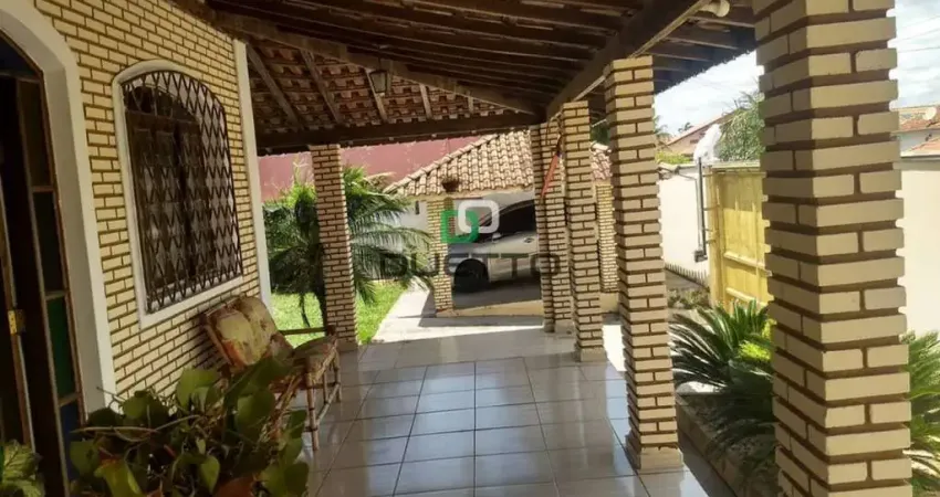 Casa com 3 quartos à venda no Centro, São Pedro 