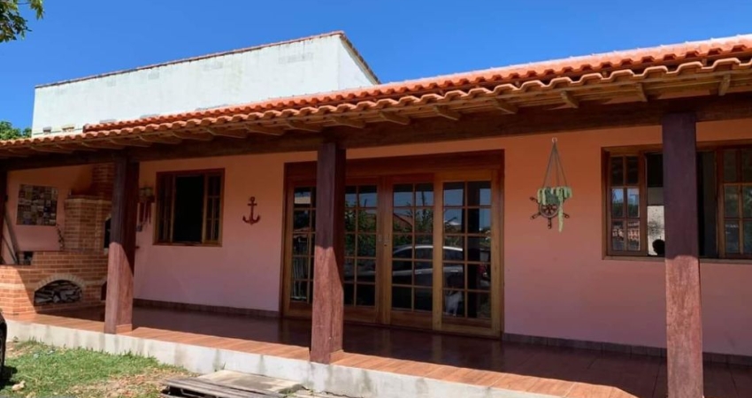 Linda casa 2qts Condomínio Piscina, Jaconé, Saquarema