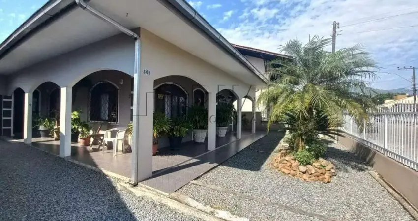 Casa com Edicula no bairro Vila Lalau em Jaraguá do Sul