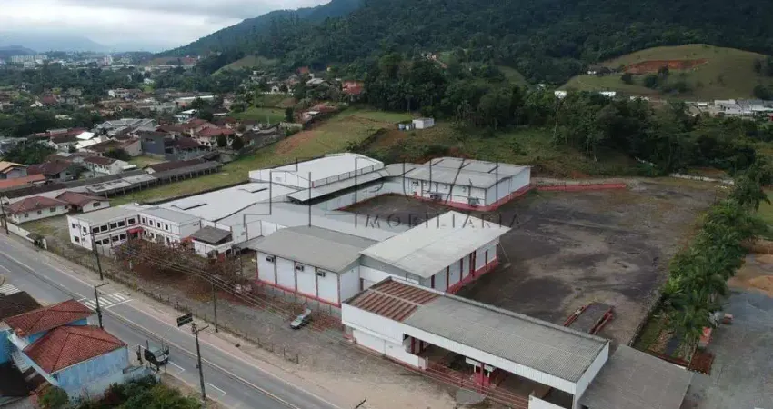 Galpão Frigorífico para venda na Barra do Rio Cerro com 5.450,26 m² e Terreno com 18.106,25 m²