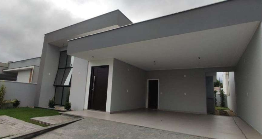 Casa Térrea Moderna com 3 Dormitórios, Amplo Jardim e Área de Lazer – Bairro em Valorização
