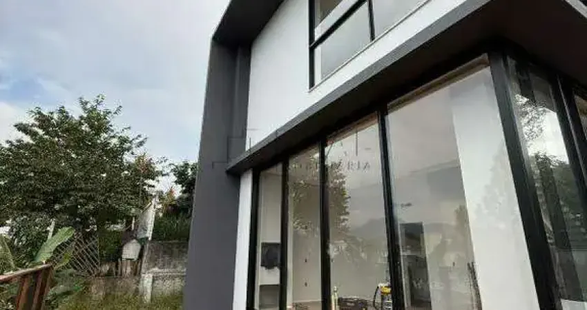 Terreno com construção de casa alto padrão bairro Jaraguá Esquerdo