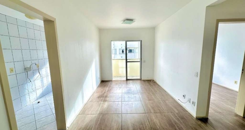 Amplo Apartamento à venda no bairro Areias em São José/SC