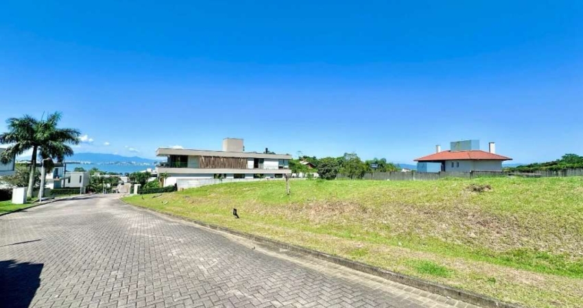 Terreno Vista Mar à venda em Condomínio Fechado no Cacupé