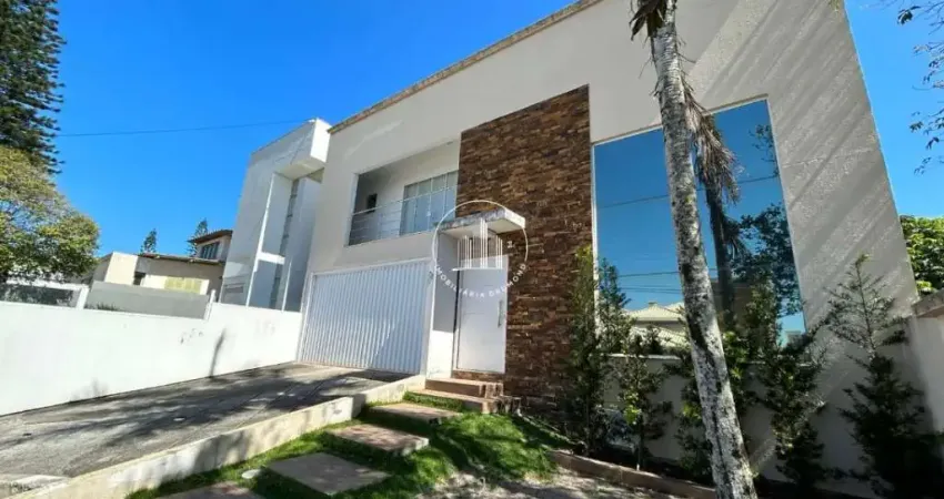 Casa com 220m², no bairro Ponta de Baixo/São José-SC