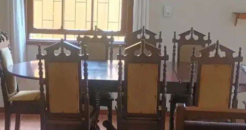 Casa mobiliada com 02 quartos e churrasqueira no centro de araucária -pr.